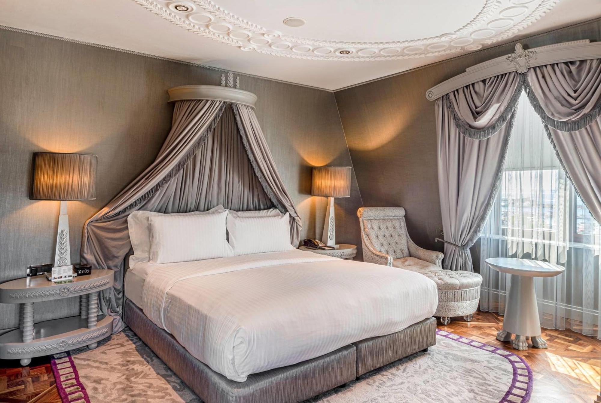 Wyndham Grand Istanbul Kalamis Marina Hotel — Bilder 1